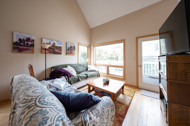 Photo - 3011 Lake Shore Dr