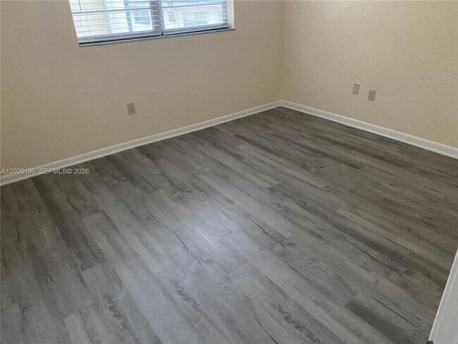 Photo - 16750 NE 10th Ave Unit 201