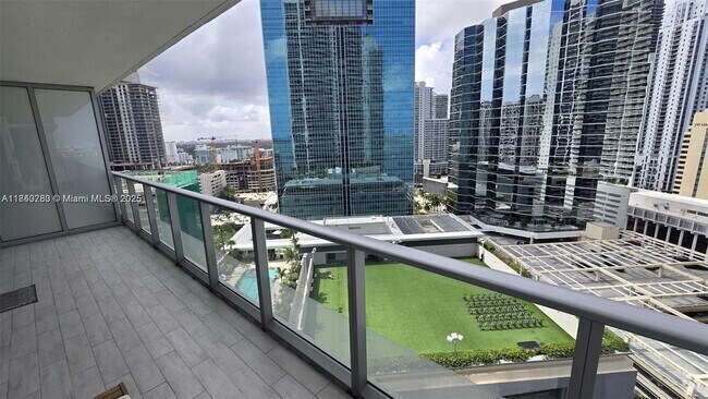 Building Photo - 1300 Brickell Bay Dr Unit 2100 Rental