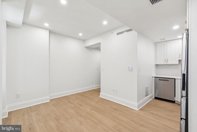 Building Photo - 135 S 19th St Unit 405 Rental