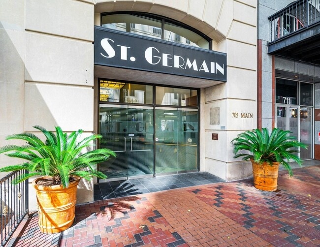 Photo - 705 Main St
