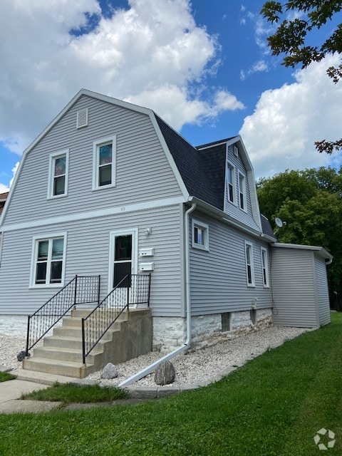 Building Photo - 89 N Park Ave Unit 89 Upper Rental