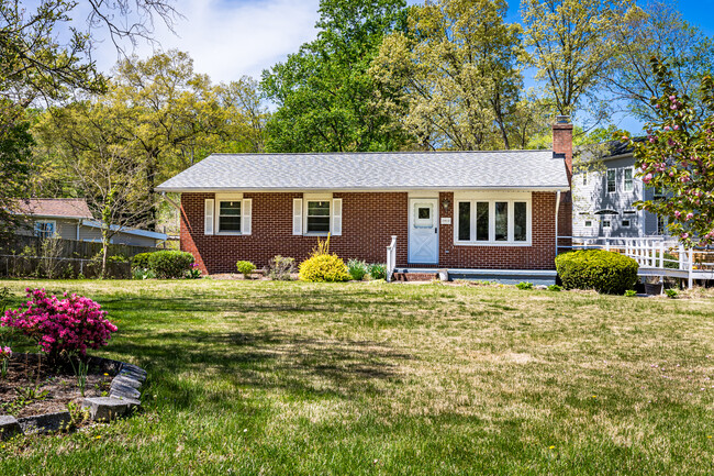 Photo - 2800 Glen Isle Rd House