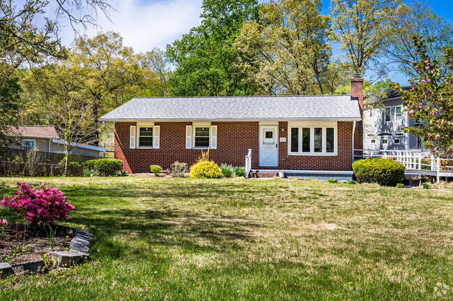 Building Photo - 2800 Glen Isle Rd Rental