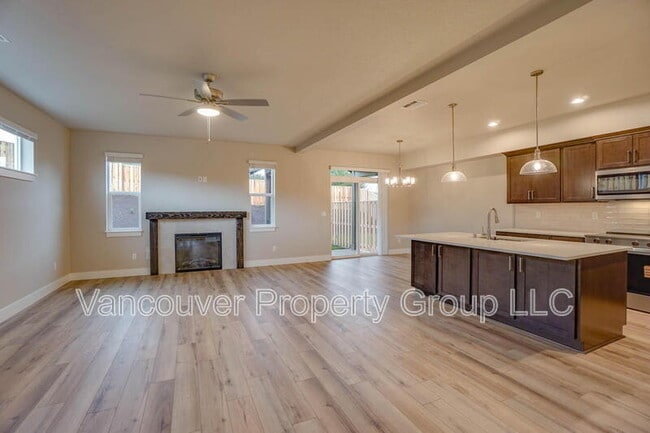 Photo - 313 E Caribou Ct