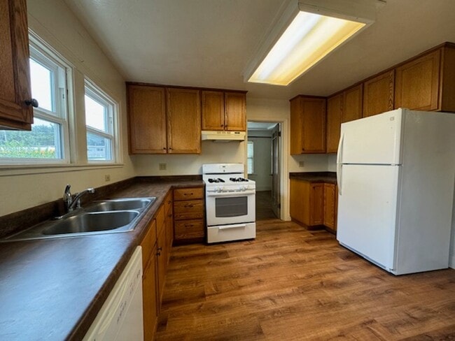 Photo - 1841 H St Unit 1841 H ST