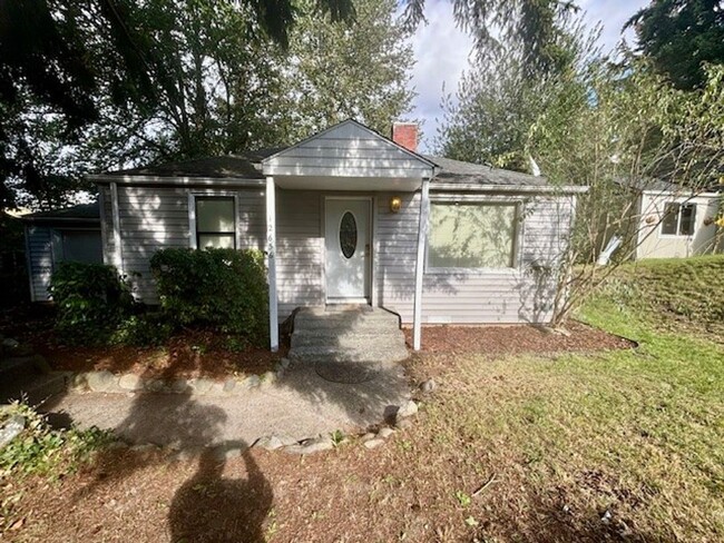 2 Bedroom home located in South with a Big... - 2 Bedroom home located in South with a Big...