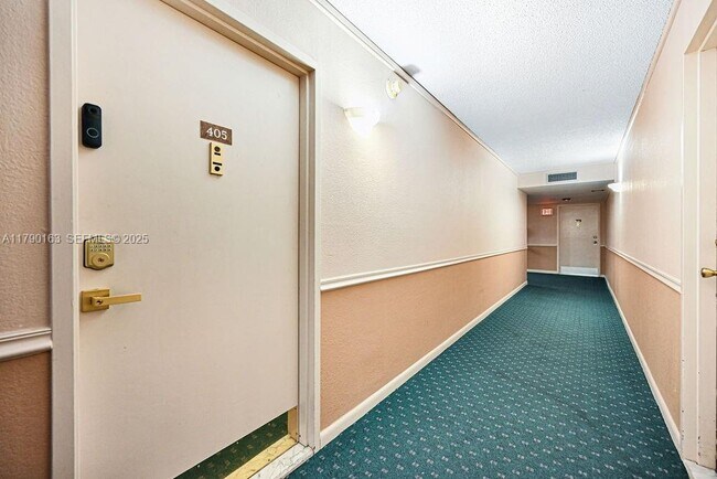 Photo - 777 S Federal Hwy Unit RP405