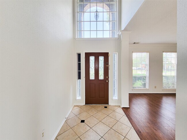 Photo - 17403 Canyon Knoll Dr