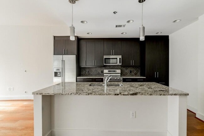 Photo - 1080 Peachtree St NE Unit 604