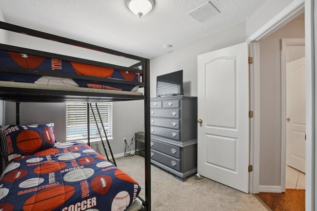 Photo - 661 Sandy Ridge Dr