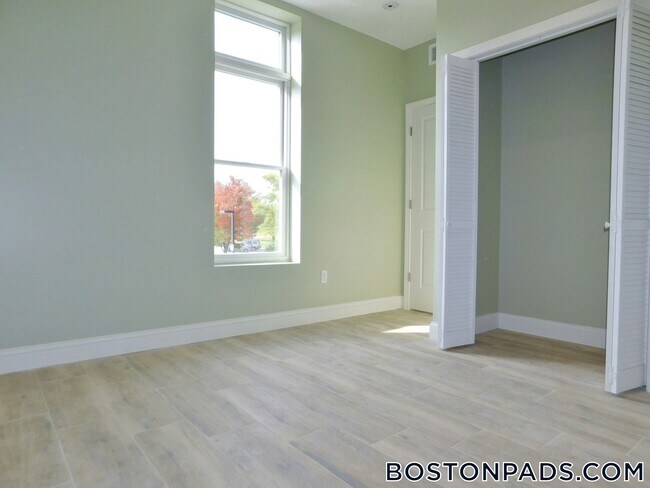 Photo - 10 Roxbury St Unidad 5