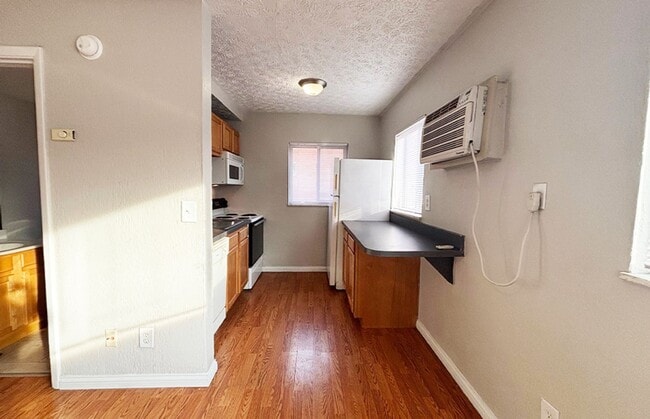 Photo - 555 Lowell Ave Unit 555-01