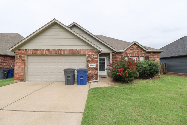 Photo - 3 bed | 2 bath in New Tulsa!