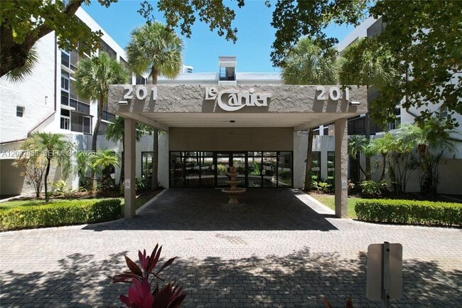 Building Photo - 201 178th Dr Unit 423