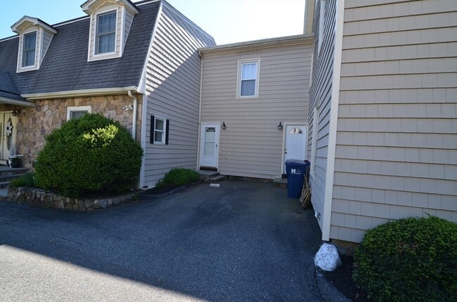 Photo - 33 W Emerson St Unit 1