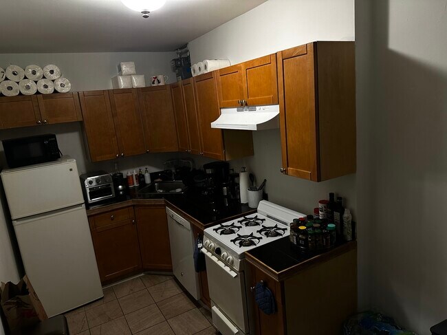 Building Photo - 138 Ipswich St Rental