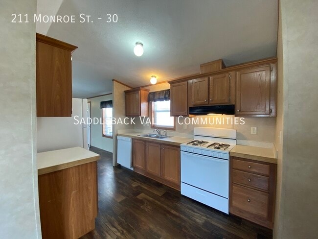 Photo - 211 Monroe St