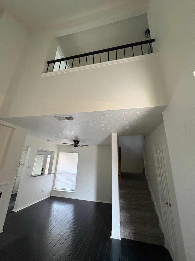 827 W Harwood Rd Unit E