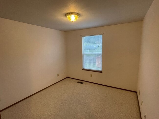 Photo - ***PENDING APPLICATION***Beautiful 3 Bedro...