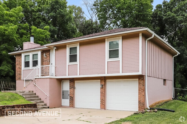 Building Photo - 701 SE Redwood Ln Rental