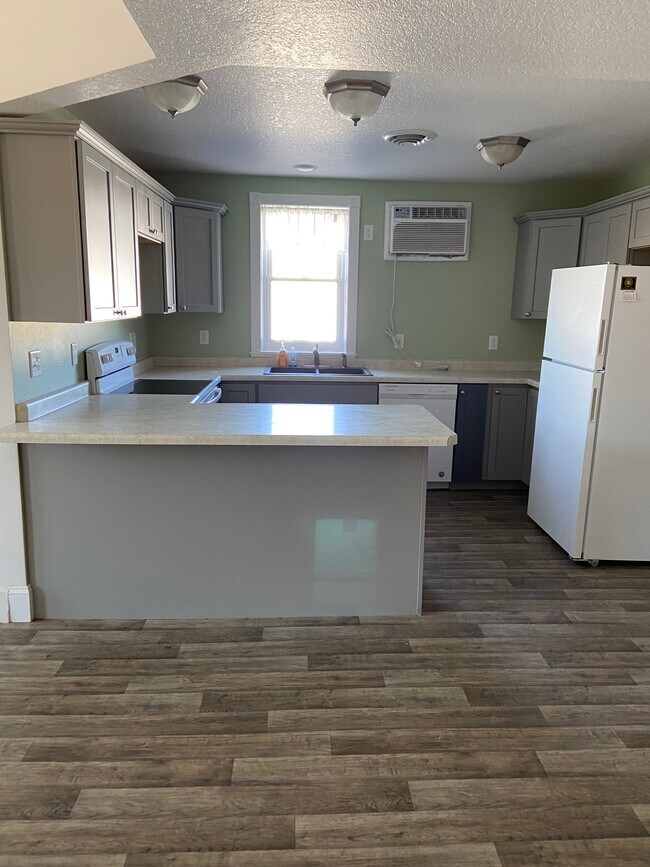 Building Photo - Bakery/Apartment Unit 1