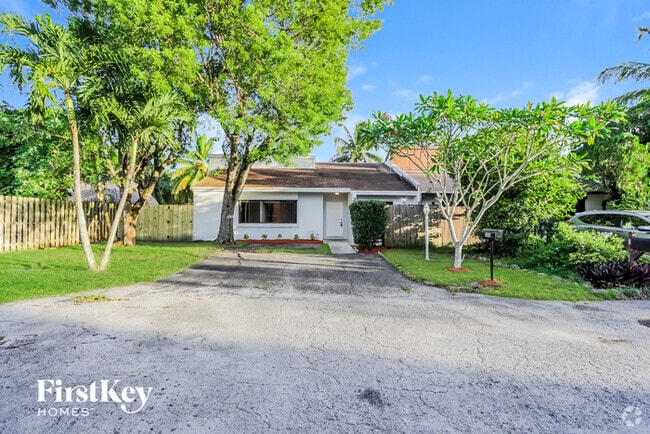 Building Photo - 2904 NW 67th Ct Rental
