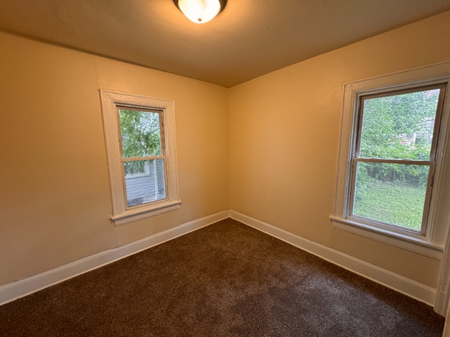 Photo - 806 S 32nd St