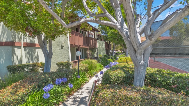 Photo - 1040 W MacArthur Blvd