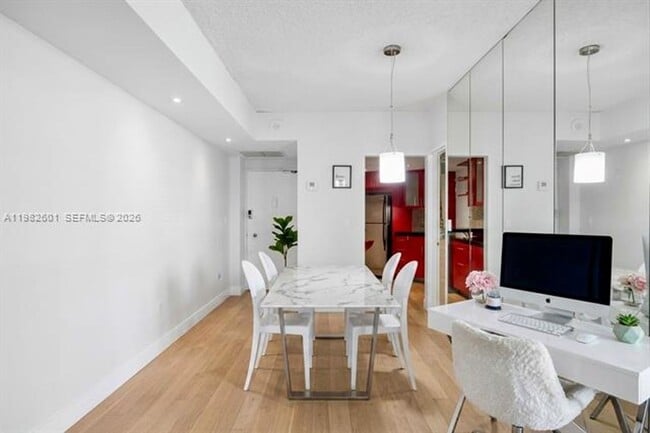 Photo - 801 Brickell Bay Dr Unidad 801 Brickell Bay Dr # 1262