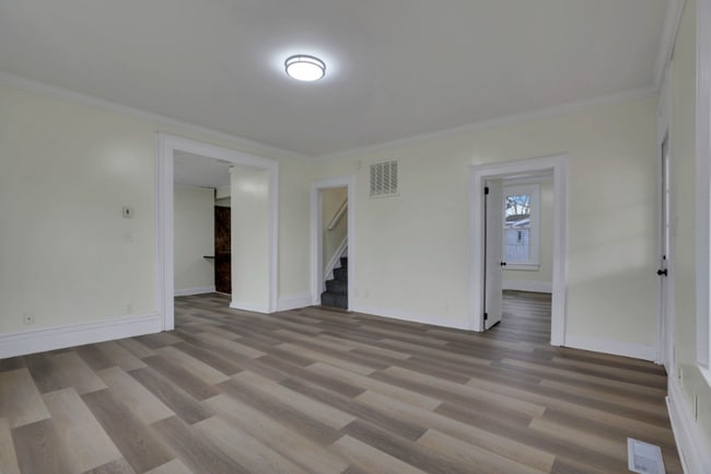 Photo - 137 E Ottawa St