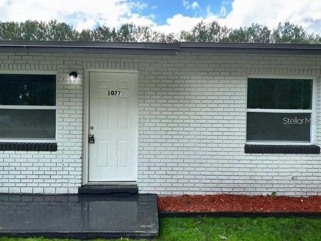 Building Photo - 1075 Crestwood Dr Rental