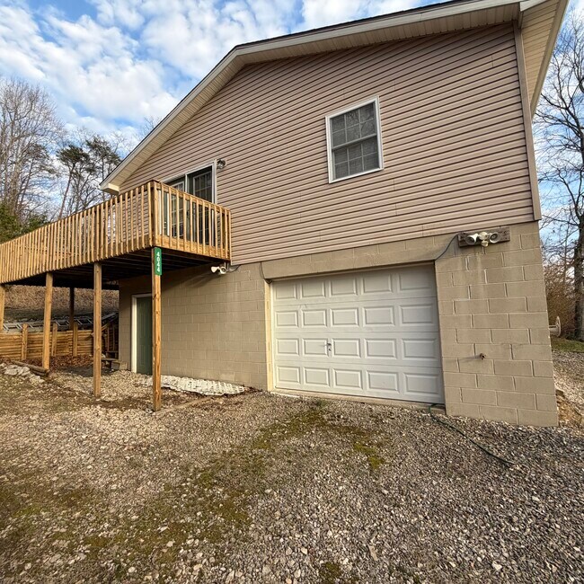 Photo - 1644 Blue Sulphur Rd