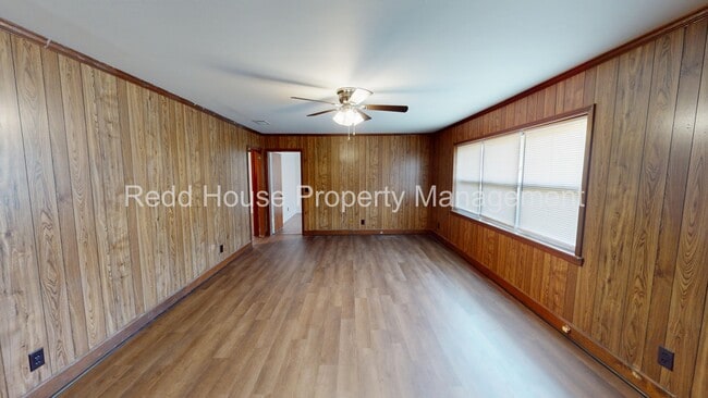 Photo - 107 Metcalf St