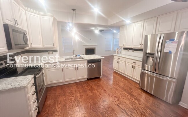 Photo - 1084 Ashcraft Ave