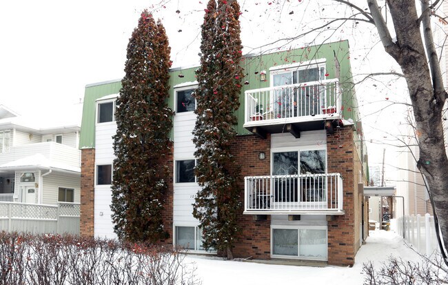 Building Photo - Teresa Haus