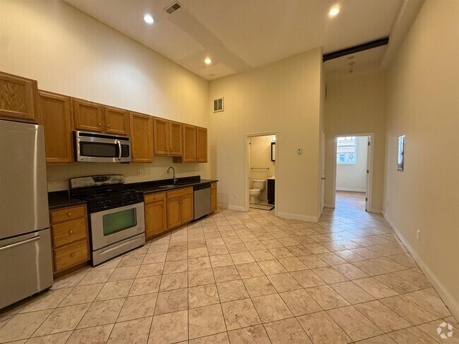 Building Photo - 61 Exchange St Unit 7 Rental