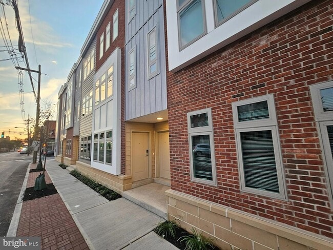 Photo - 200 Hamilton Ave