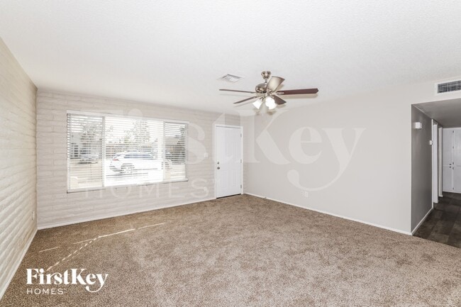 Photo - 7646 N 37th Ave