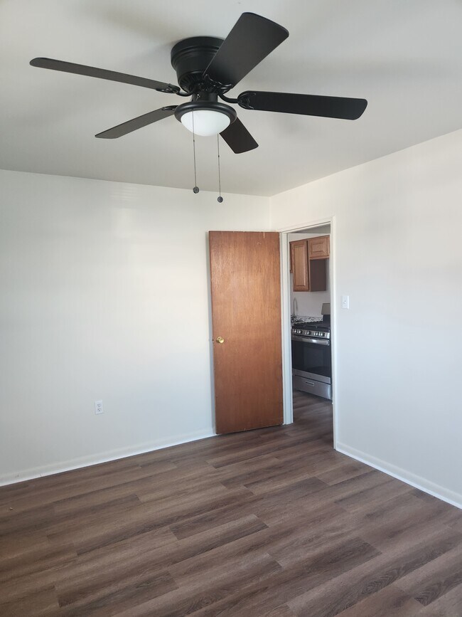 Photo - 7408 - 7428 Alma St