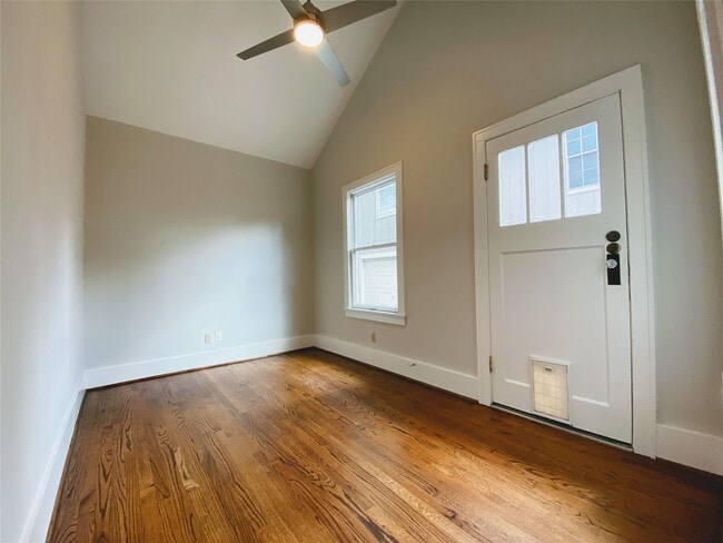 Photo - 114 Munford St