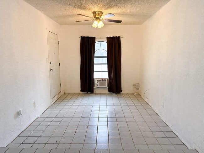 Photo - 106 Florida St