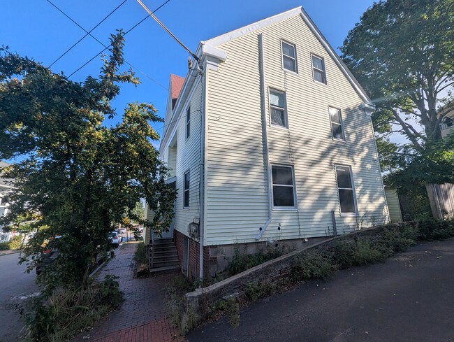 34 Tyng - 34 Tyng St Unit 34 Tyng Street