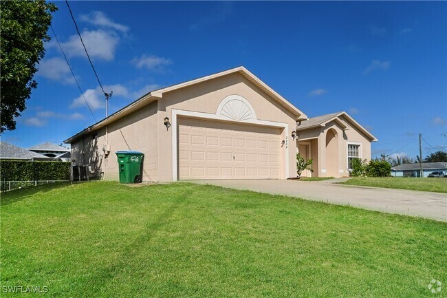 Building Photo - 2908 SW 16th Pl Rental