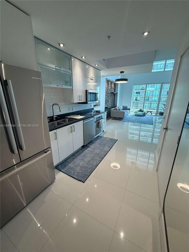 Photo - 60 SW 13th St Unidad 3808