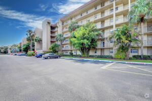 Building Photo - 3755 Via Poinciana Unit 107 Rental