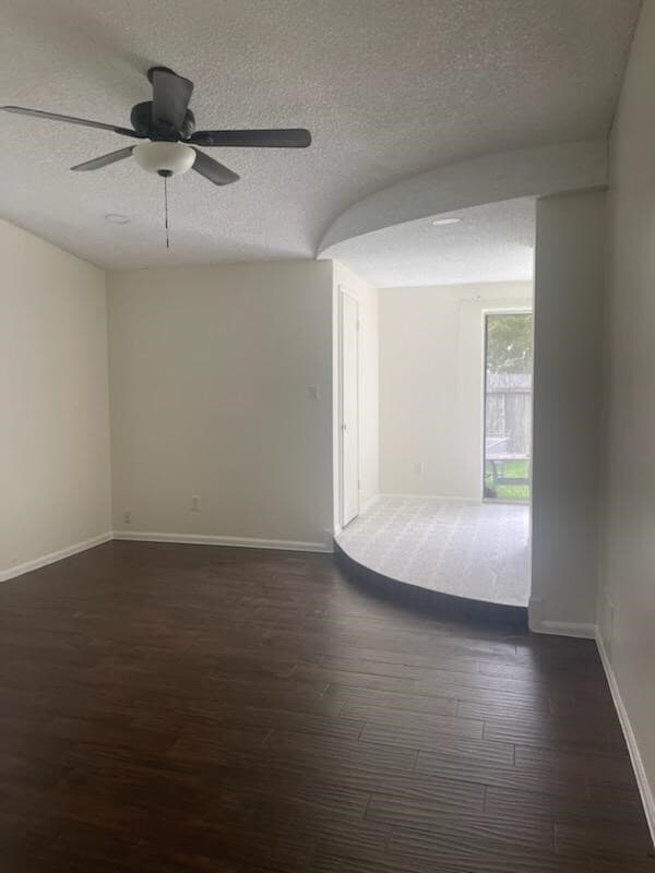 Photo - 103 Bluebonnet St