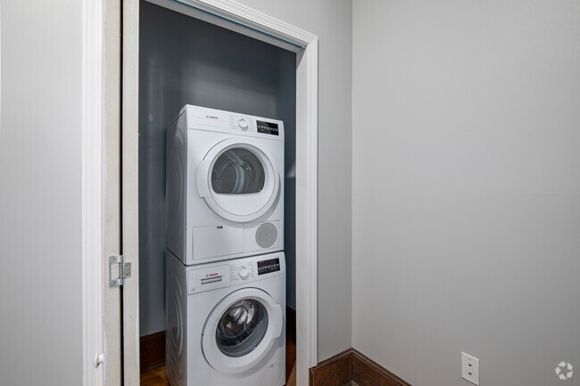 2BR, 1BA - 1,145SF - Laundry
