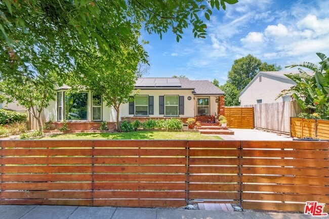 Building Photo - 6531 Ruffner Ave Rental