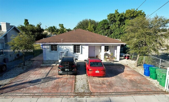 Building Photo - 225 NW 53rd St Unit R